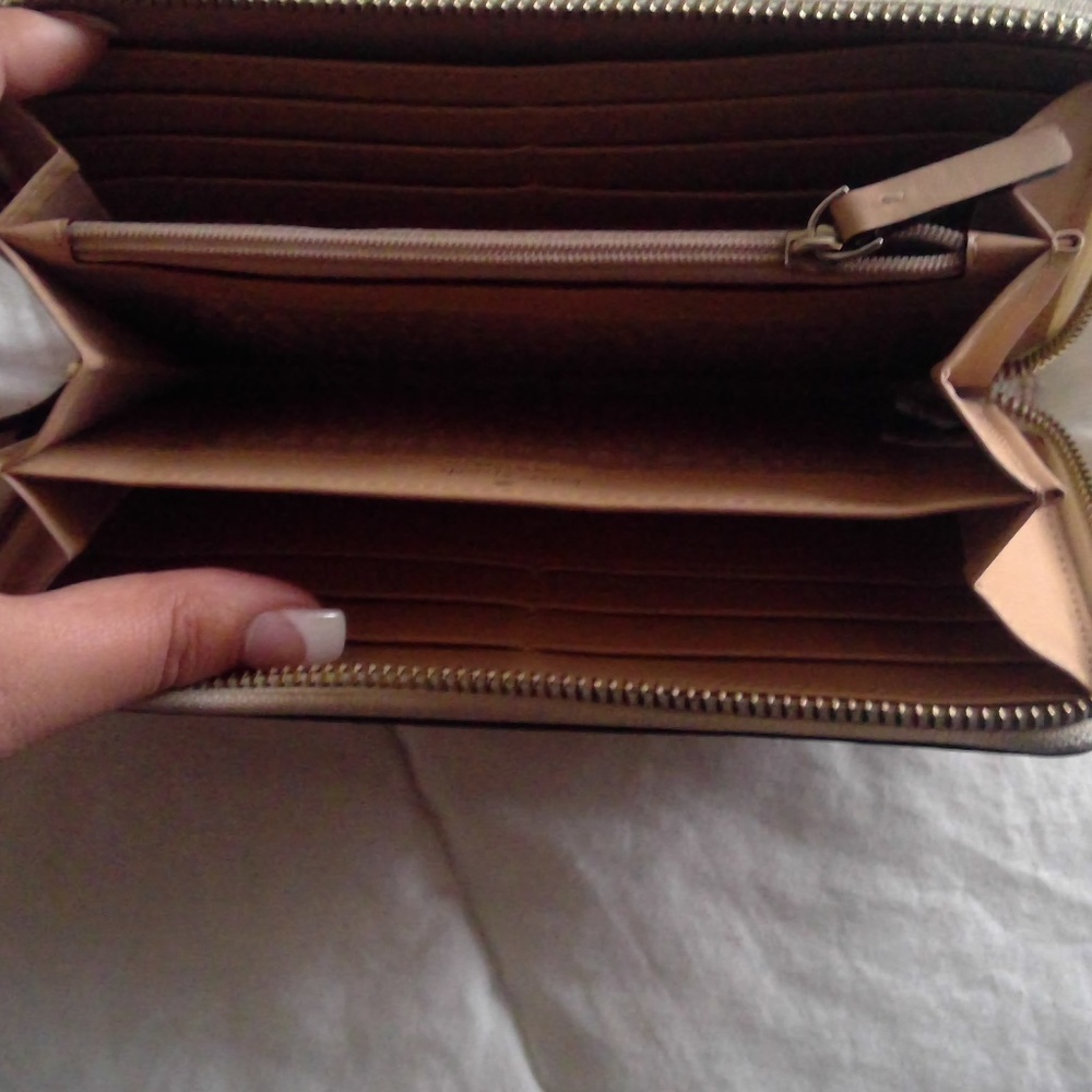 Kate Spade Wallet - Picture 4 of 5